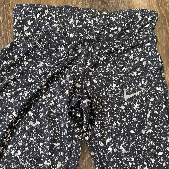 Nike Womens Black & White Abstract Print Dri-Fit Leggings With Zipper Pocket MED - Picture 2 of 6